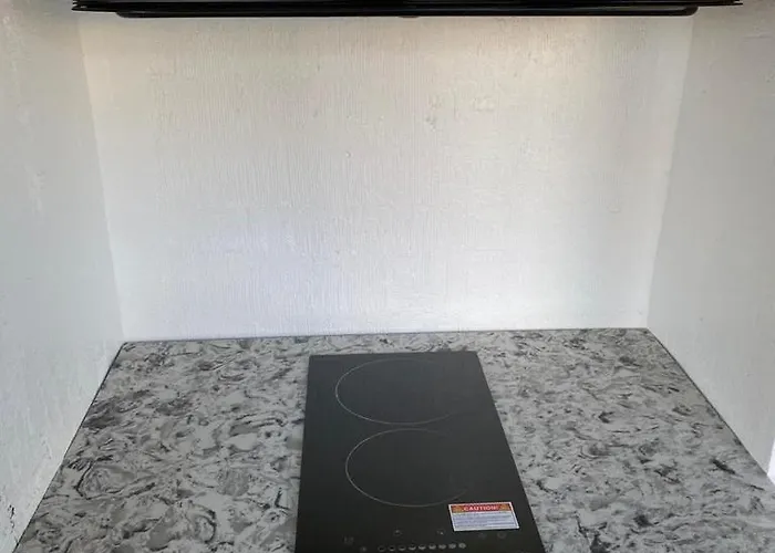 Quiet Retreat, Minutes From Highway And Downtown Apartment