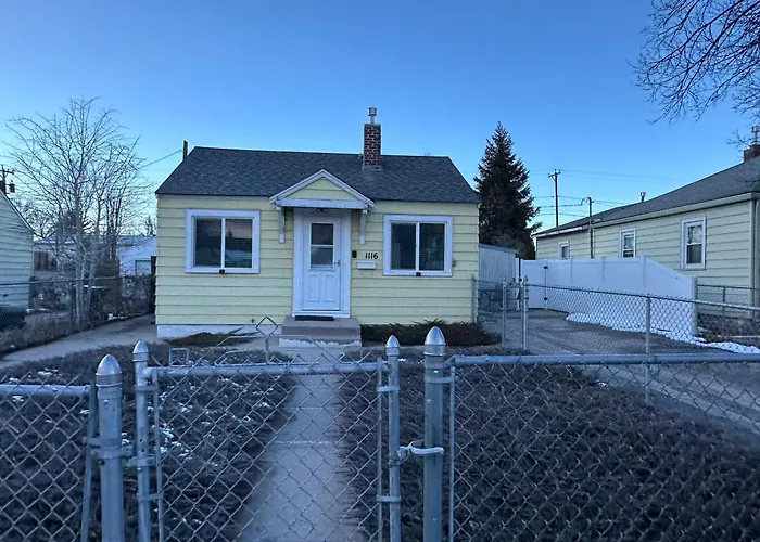 Quiet Retreat, Minutes From Highway And Downtown
